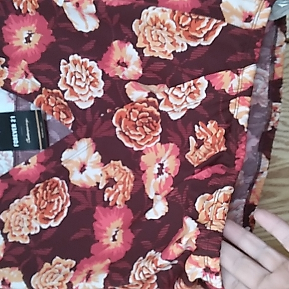 FOREVER 21 CONTEMPORARY FLORAL BLOUSE SZ S - Picture 5 of 12